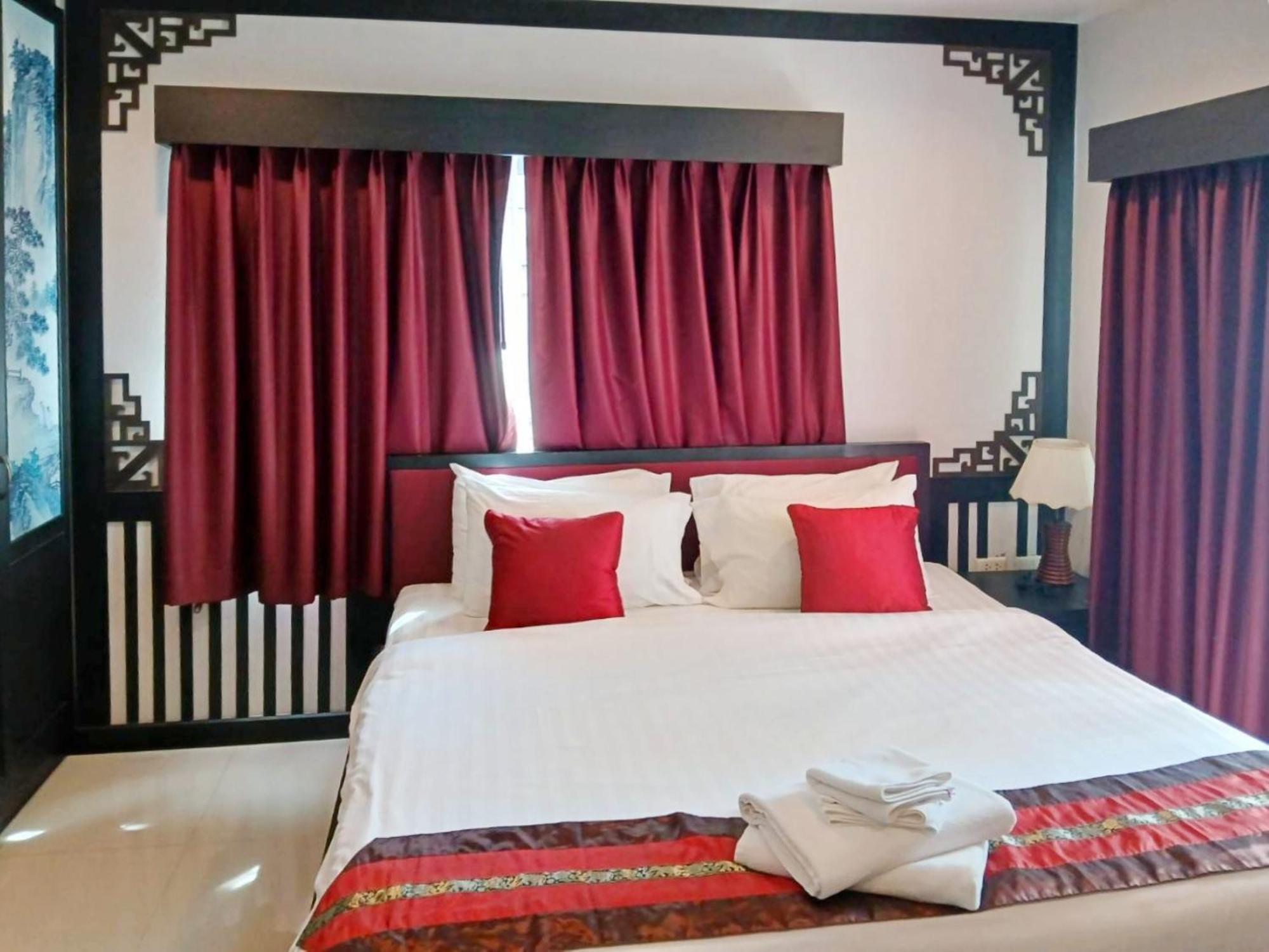 Sunray Beach Hotel Patong Ngoại thất bức ảnh