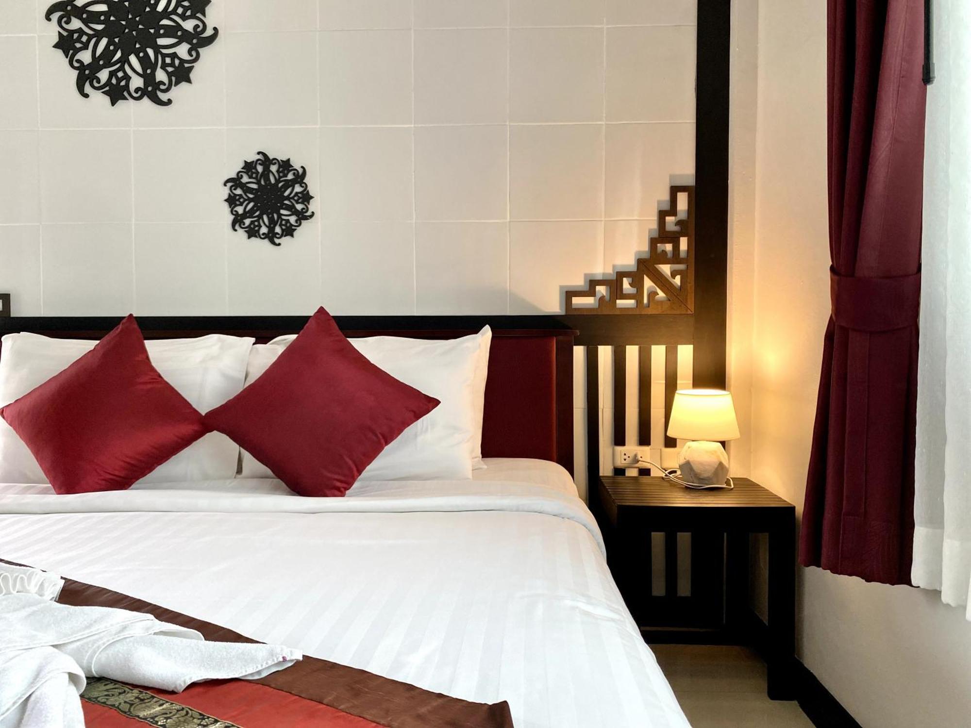 Sunray Beach Hotel Patong Ngoại thất bức ảnh