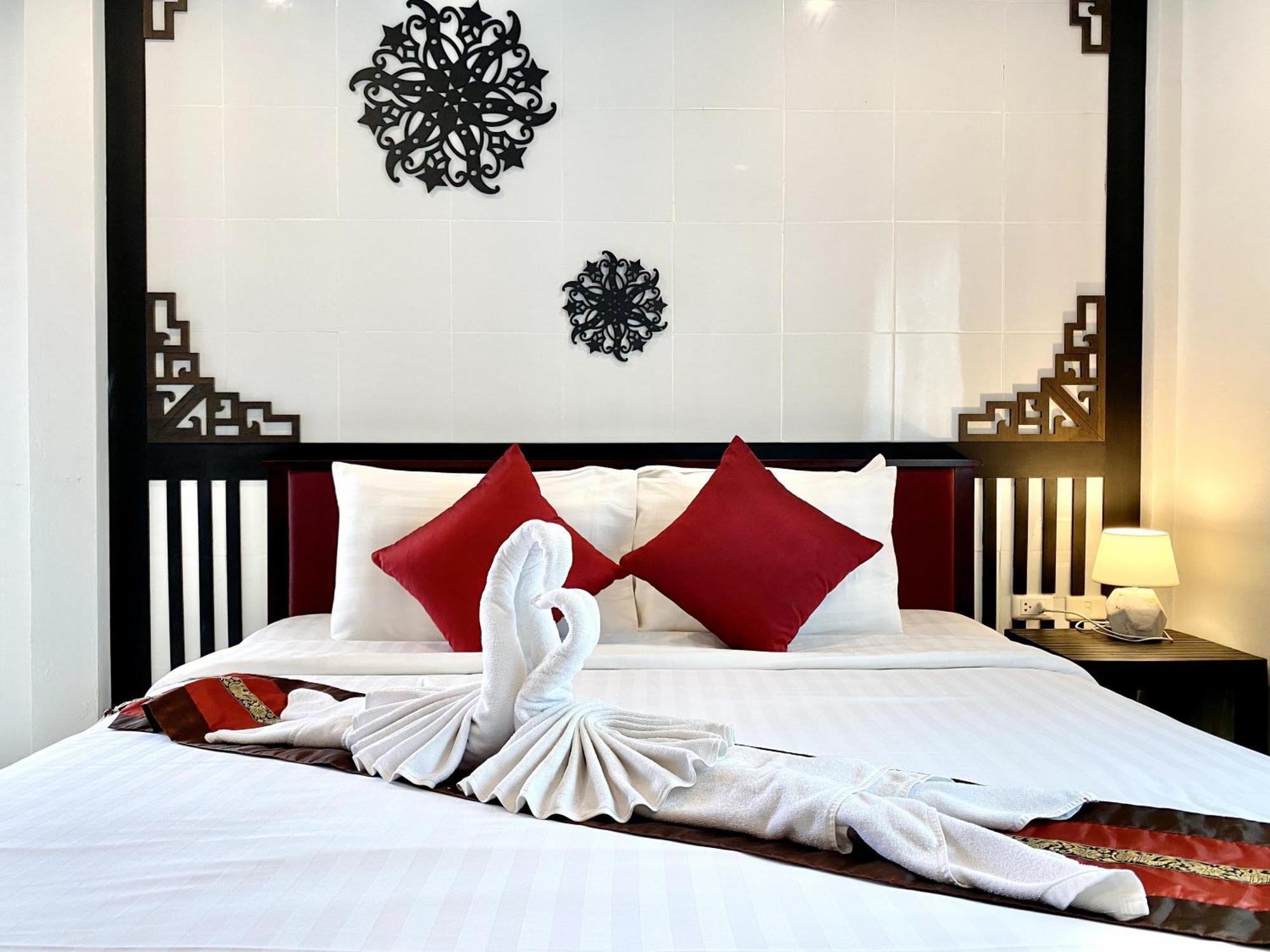 Sunray Beach Hotel Patong Ngoại thất bức ảnh