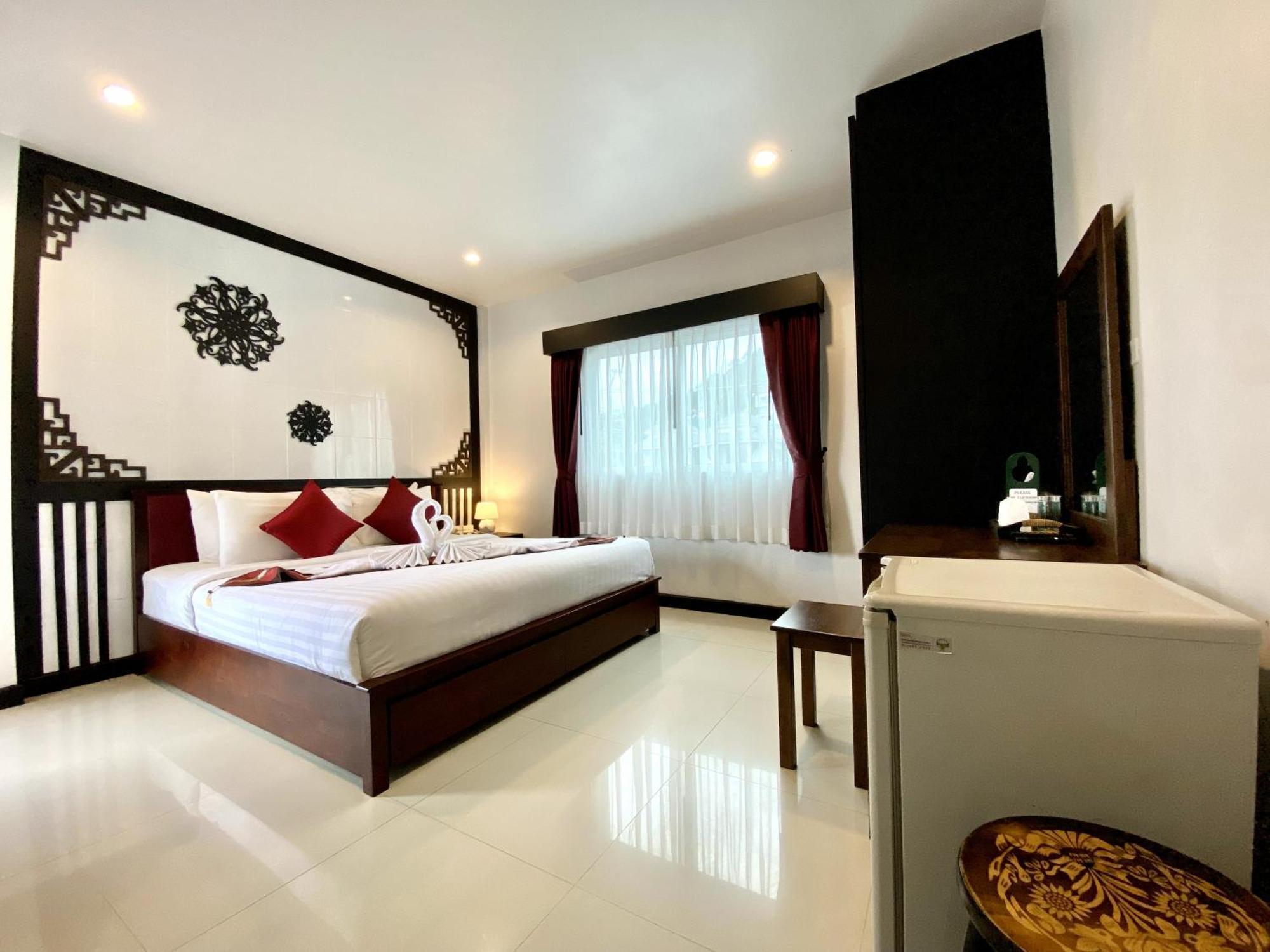 Sunray Beach Hotel Patong Ngoại thất bức ảnh