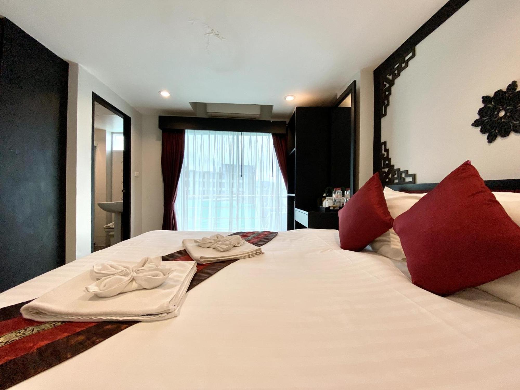 Sunray Beach Hotel Patong Ngoại thất bức ảnh