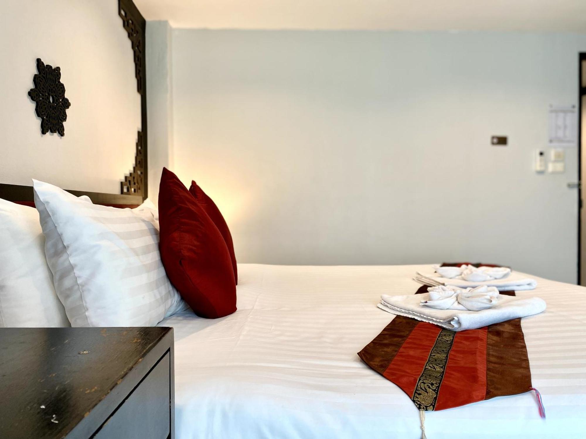 Sunray Beach Hotel Patong Ngoại thất bức ảnh