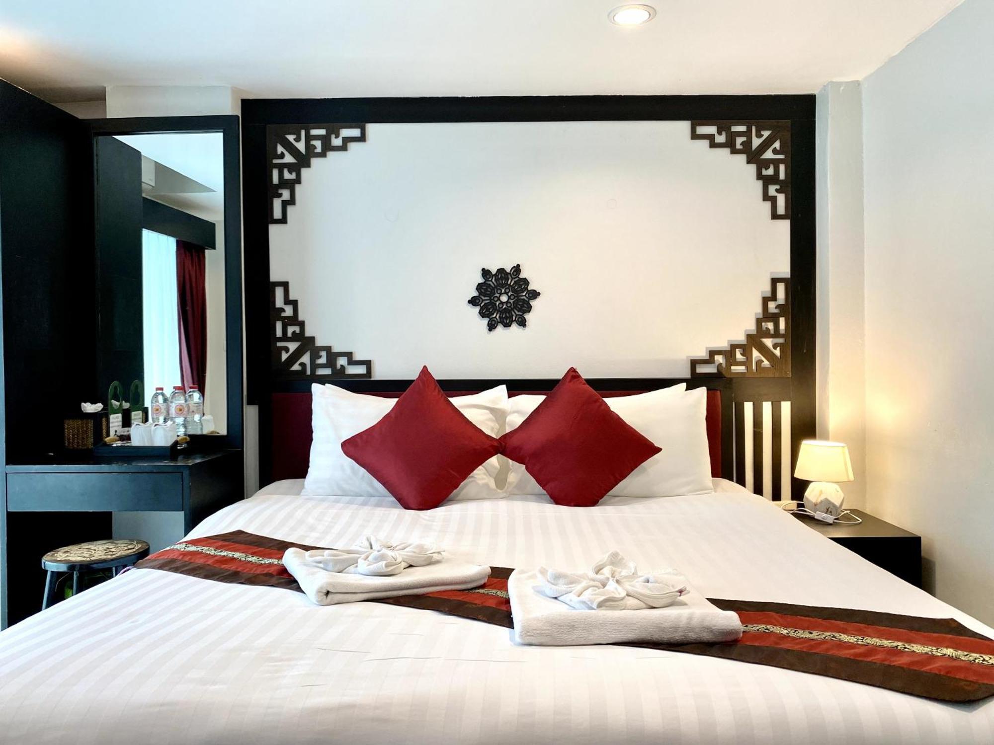 Sunray Beach Hotel Patong Ngoại thất bức ảnh
